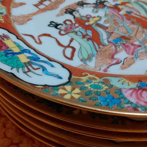 Vintage Famille Rose Chinese plates hand-painted, like new, set of 6