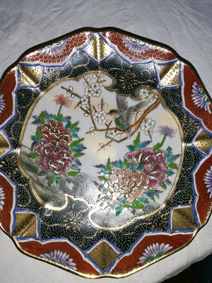 Decorative plate like new 22 x 22