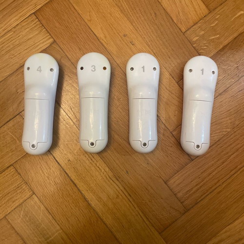 Remote controls like new, set of 4 pieces