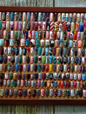 Nail Design Board with 313 Professional Tips new with gift tweezers