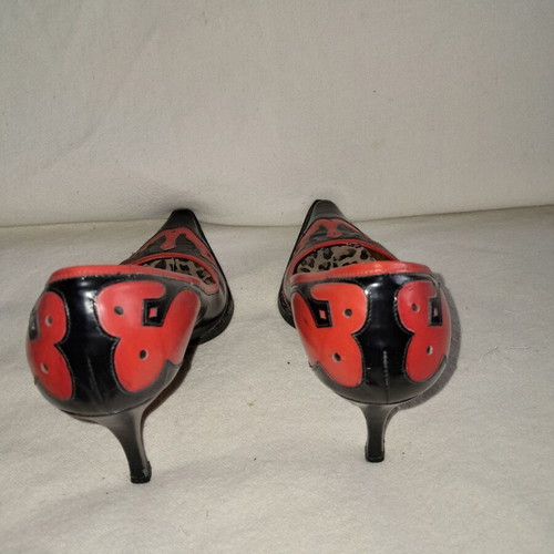 Dolce & Gabbana pointed pumps in black and red, like new size 38