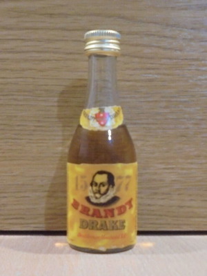 Drake Brandy παλιό μπουκάλι μινιατούρα 45ml σφραγισμένο σαν καινούργιο
