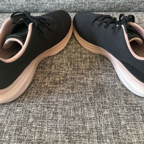 Skechers Vapor Foam women's athletic shoes like new, size 40