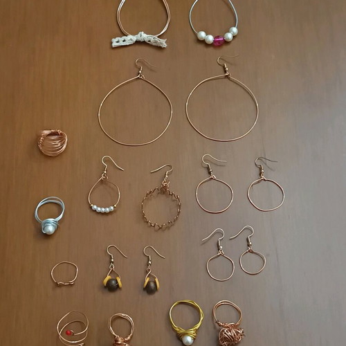 Jewelry set handmade from copper wire new, gold-colored
