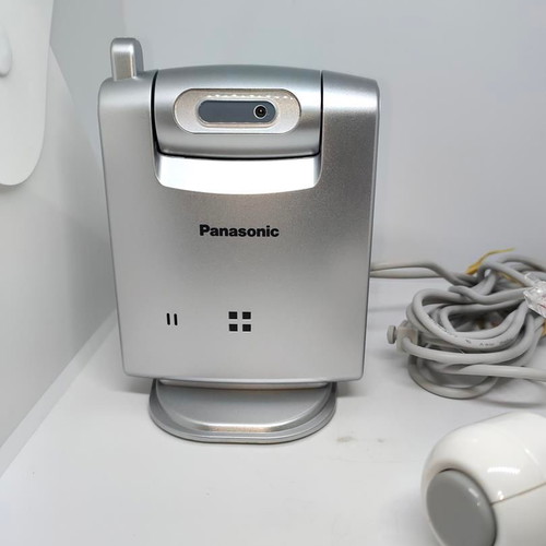 Wireless DECT Surveillance Camera like new for compatible phones