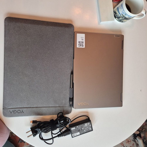 Лаптоп Lenovo Yoga 7 2-в-1 употребяван, AMD Ryzen 7, 16GB RAM, 1TB SSD