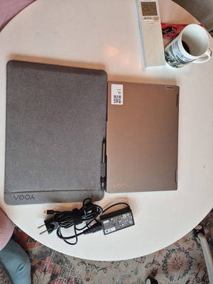 Лаптоп Lenovo Yoga 7 2-в-1 употребяван, AMD Ryzen 7, 16GB RAM, 1TB SSD