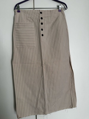 Zara midi φούστα με κουμπιά και πλαϊνά σκισίματα size M σαν καινούργιο, μπεζ