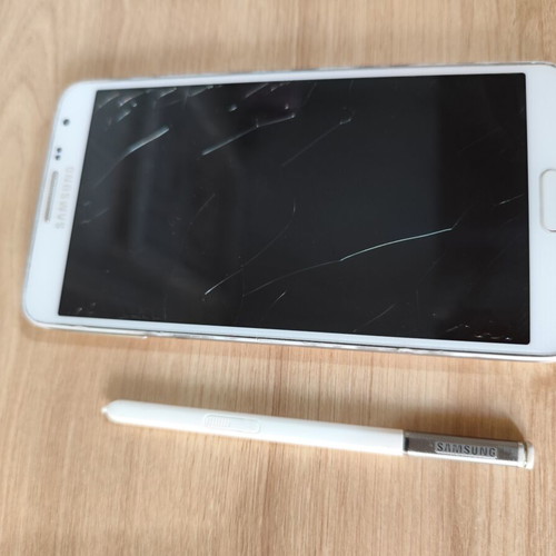 Samsung Galaxy Note 3 Neo used with cracked screen, white
