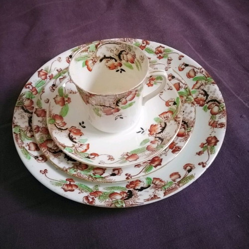 Collectible tea set four pieces fine English porcelain like new