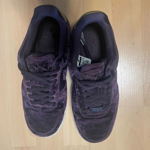 Nike Air velvet shoes size 38 like new, burgundy