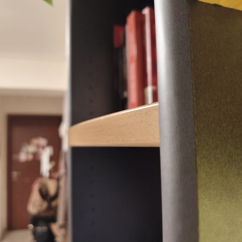 Bookcase like new, broken into 3 pieces for easy transport
