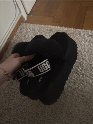 Ugg Funkette παντόφλες σαν καινούργιες, μέγεθος 39, μαύρες