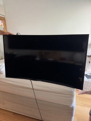 Curved TV 55 with free wall mount arm used