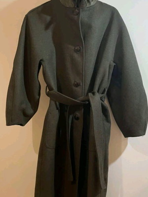 Zara wool coat with leather collar like new, size XS