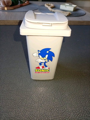 Sonic office trash bin new
