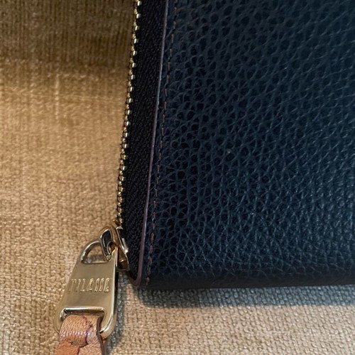 Alviero Martini 1a Classe large leather women's wallet black like new