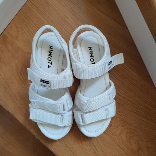 Chunky sandals size 36 like new, white with velcro
