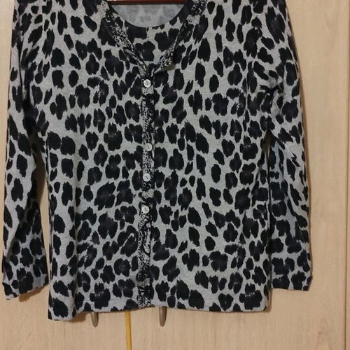 Set of cardigan with buttons and short-sleeve blouse like new