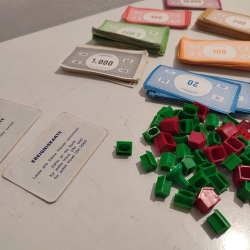 Monopoly used various parts from German edition