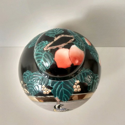 Decorative Chinese vase used, height 16 cm