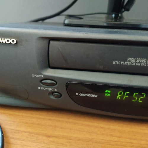Daewoo Blue Diamond VHS VCR Player Model Q252P used