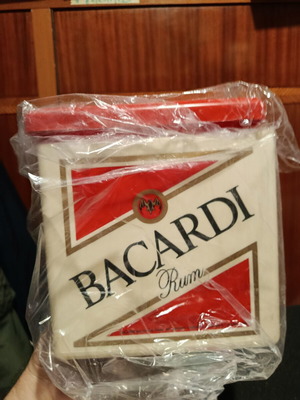 Bacardi παγακιέρα καινούργιο διαφημιστικό ρούμι
