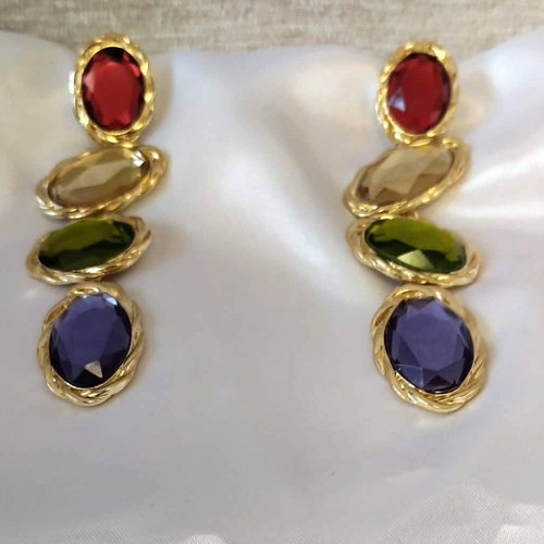 Long earrings with colorful stones new, gold-tone