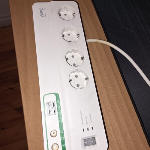 APC SurgeArrest Power Strip 4 Schuko Outlets with Phone and Coax Protection like new