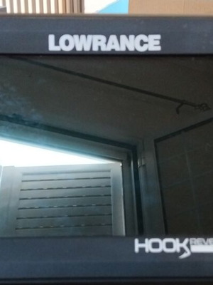 Lowrance Hook Reveal fishfinder used with 50/200 transducer