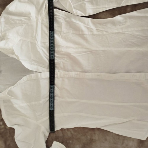 White cotton shirt like new with separated defect