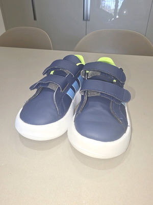 Παιδικά παπούτσια Adidas Puremotion K σε άριστη κατάσταση μέγεθος 26