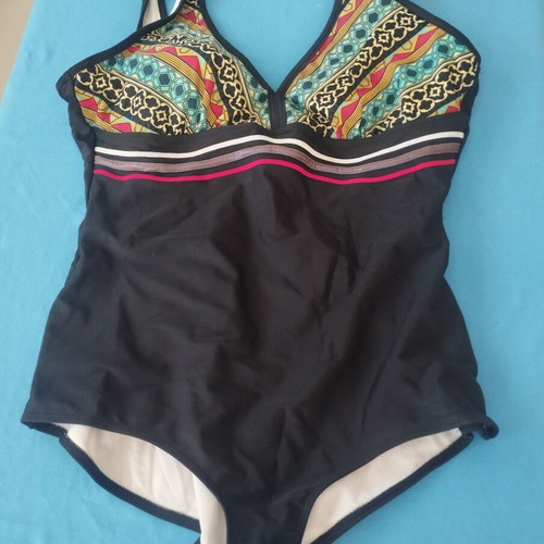 Donna's geometric tribal one-piece swimsuit like new, size XL-XXL