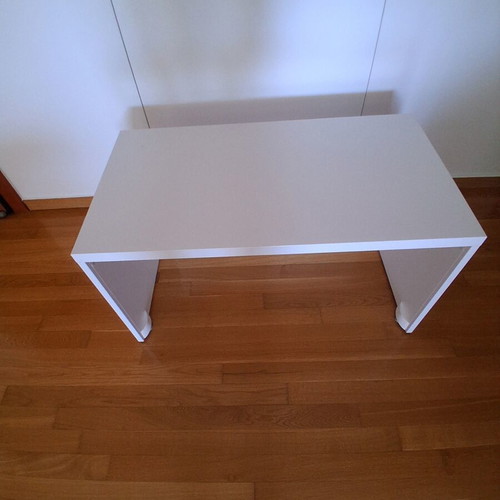 Table white like new, dimensions 90x49.5x50 cm
