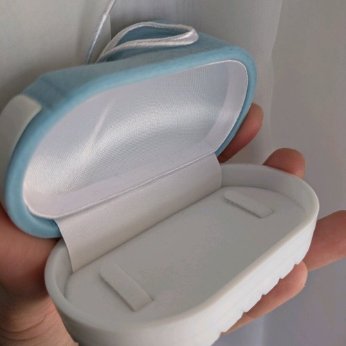 Children's jewelry box shoe-shaped like new