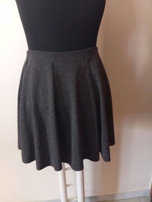 Zara mini skirt used, grey, elastic waist, pleated, size M/S