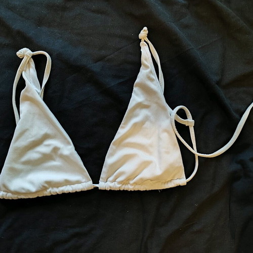 Top triangle bikini white rib used