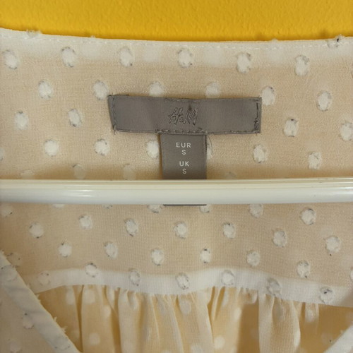 H&M Cream Sheer Swiss Dot V-Neck Blouse Small, like new