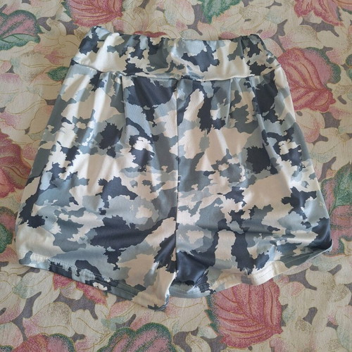Sports shorts leggings like new with pockets and elastic waist, small-medium