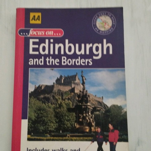 Edinburgh travel guide like new in English