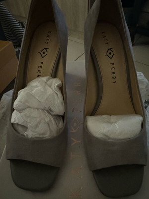 Katy Perry pumps like new, size 40