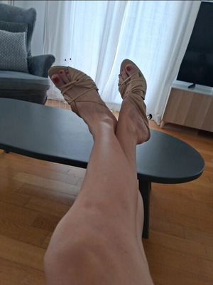 Zara leather beige sandals with 5cm heel like new