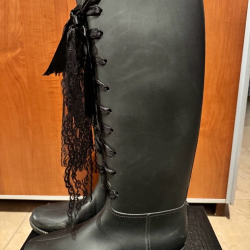 Galotses used size 38 black
