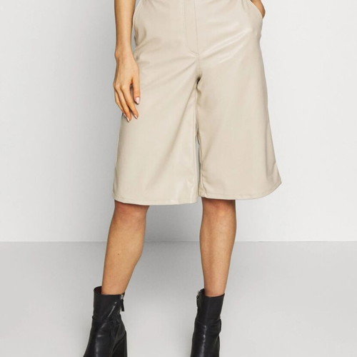 Weekday faux leather shorts like new, size 36, beige