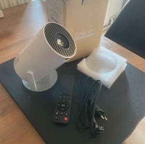 projector hy300 καινούργιο