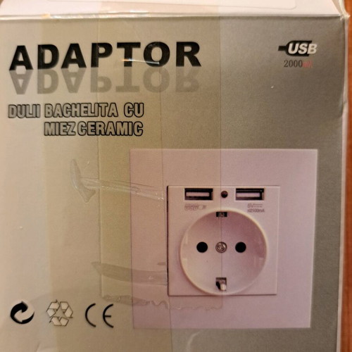 Soket with USB new with its packaging