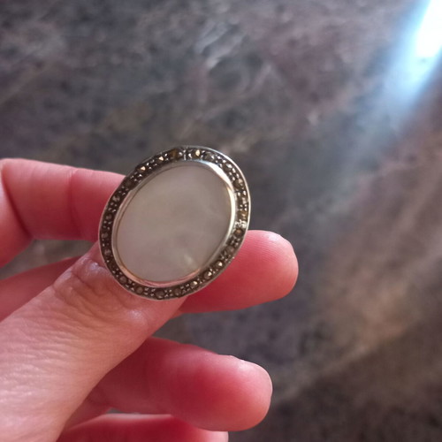 Silver ring with mother-of-pearl stone like new, size 13