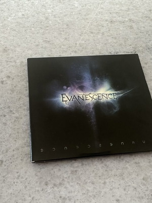Evanescence 2011 CD and DVD deluxe version like new, rock