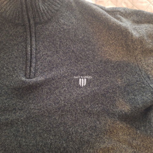 Men's wool sweater Navy and Green like new, size XL, cypress color