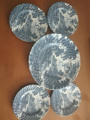 Ridgway Ironstone Staffordshire vintage plate set like new with Meadowsweet design